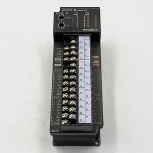 Unità I/O Mitsubishi Melsec AX40Y10C ottime condizioni - Foto 1 di 7