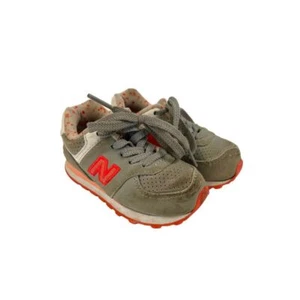 Zapatos para niño New Balance talla 6 gris con rojo - Imagen 1 de 8