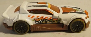 2017 HOT WHEELS RALLY CAT #01 WHITE DIECAST RACE CAR Loose DTX15 Toy Car Loose - Picture 1 of 16