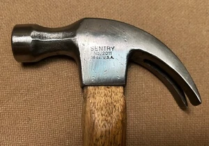 Vintage Sentry 16 Ounce Claw Hammer No 2011 W/ Original Handle - Picture 1 of 12