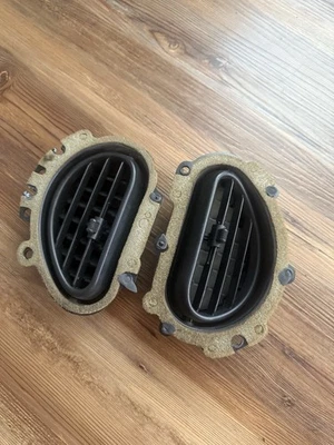 1998 2007 Ford Econoline E150 E250 E350 Center Dash Air Vent 2005 2004 2003 Set - Image 1 of 2