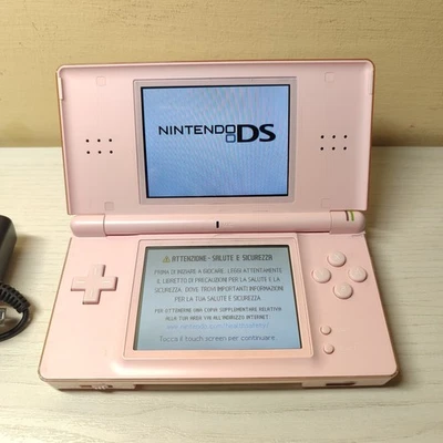 CONSOLE NINTENDO DS LITE ROSA USG-001 + CARICATORE compatibile  - Immagine 1 di 4