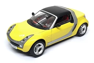 Burago 1/18 Scale Diecast 26725N - Smart - Yellow  - Picture 1 of 5