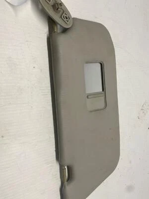 2001 2002 2003 2004 2005 2006 SUZUKI GRAND VITARA Sun Visor Right - Image 1 of 2