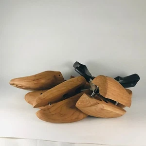 Shoe Stretchers Shoe Trees Cedar Medium Size 2 sets Travel Tree Vintage - Picture 1 of 3