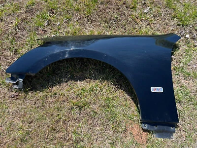 Guardabarros izquierdo Infiniti M45 2006 2007 conductor Foto 1 de 4