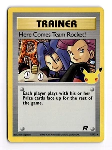 Here Comes Team Rocket 15/102 Celebrazioni Collezione Classica Carta Pokemon NM - Foto 1 di 2