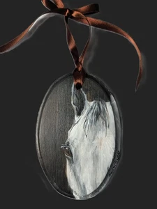 Adorno de madera pintado a mano gris cara de caballo inc cinta caja de regalo y envío - Imagen 1 de 6