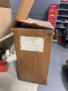 NEW 8” NIBCO LD-2000-5 DI LUG STYLE GEAR OP BUTTERFLY VALVE - Picture 1 of 6