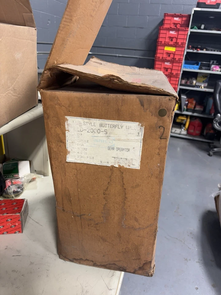 NEW 8” NIBCO LD-2000-5 DI LUG STYLE GEAR OP BUTTERFLY VALVE - Image 1 of 4
