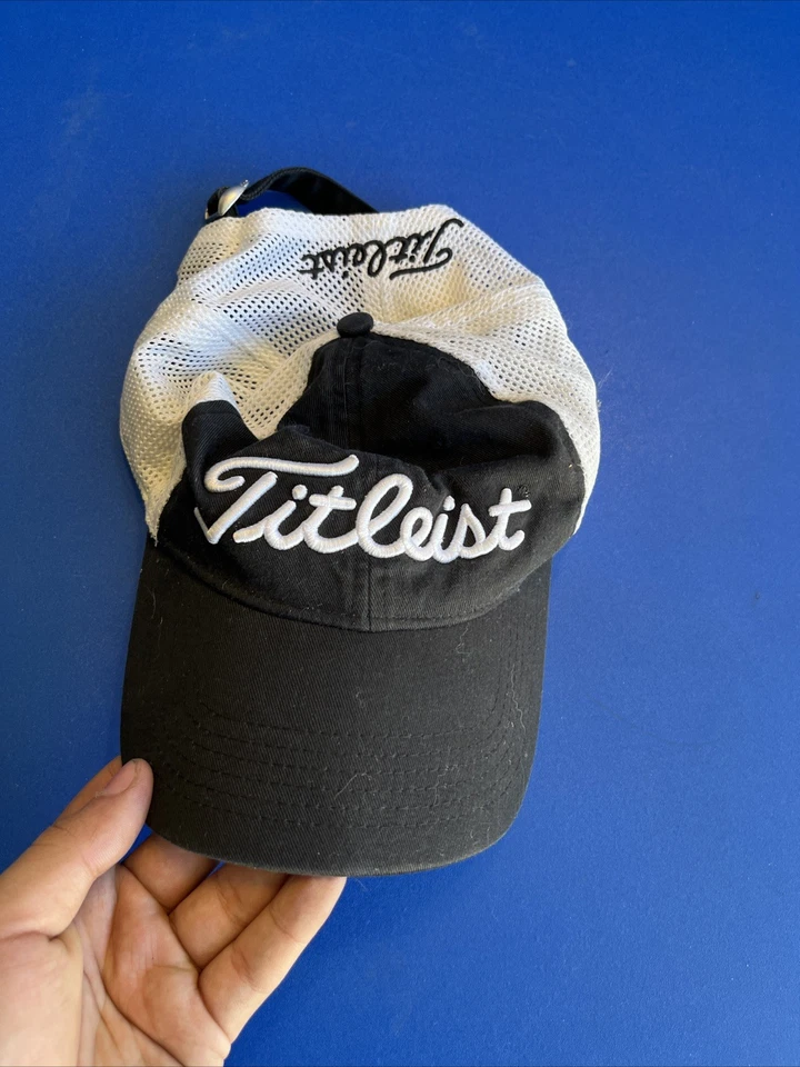 Gorra Titleist correa trasera negra blanca malla bordada golf para hombre usada Foto 1 de 4
