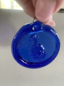 Pressed Glass 2 Inch Cobalt Blue Violin Sun Catcher - Picture 1 of 3