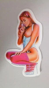Pin Up Aufkleber Sticker Vicky Transparent Konturgestanzt ca. 8 x 14,5 cm - Bild 1 von 2