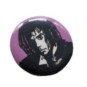 1985 Thompson Twins Overseas Pin 1.25" 80s New Wave Synth Pop Vintage - Picture 1 of 3