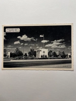 Beauty Rest motel court, Carlsbad, New Mexico - Image 1 of 3