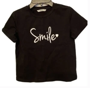 Shein Girls Black/White "Smile" CROP Short Sleeve T-Shirt 10Y - Picture 1 of 1