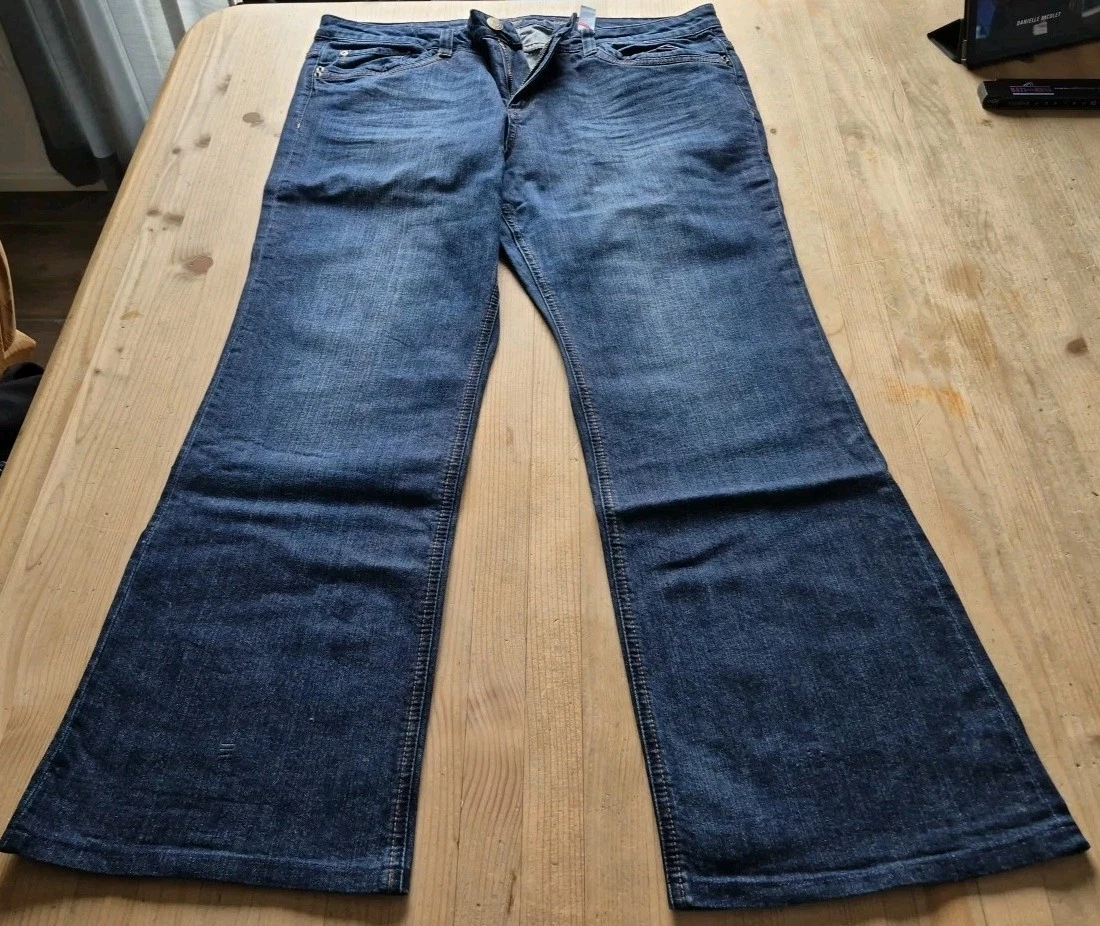S.Oliver Damen Jeans Wide Leg – Weicher Denim, High-Waist, Regular Fit, Mit 5-Taschen-Design