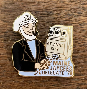 Vintage Maine Jaycees Delegate 1978 Lapel Pin Atlantic City Slot Gambling - Picture 1 of 3