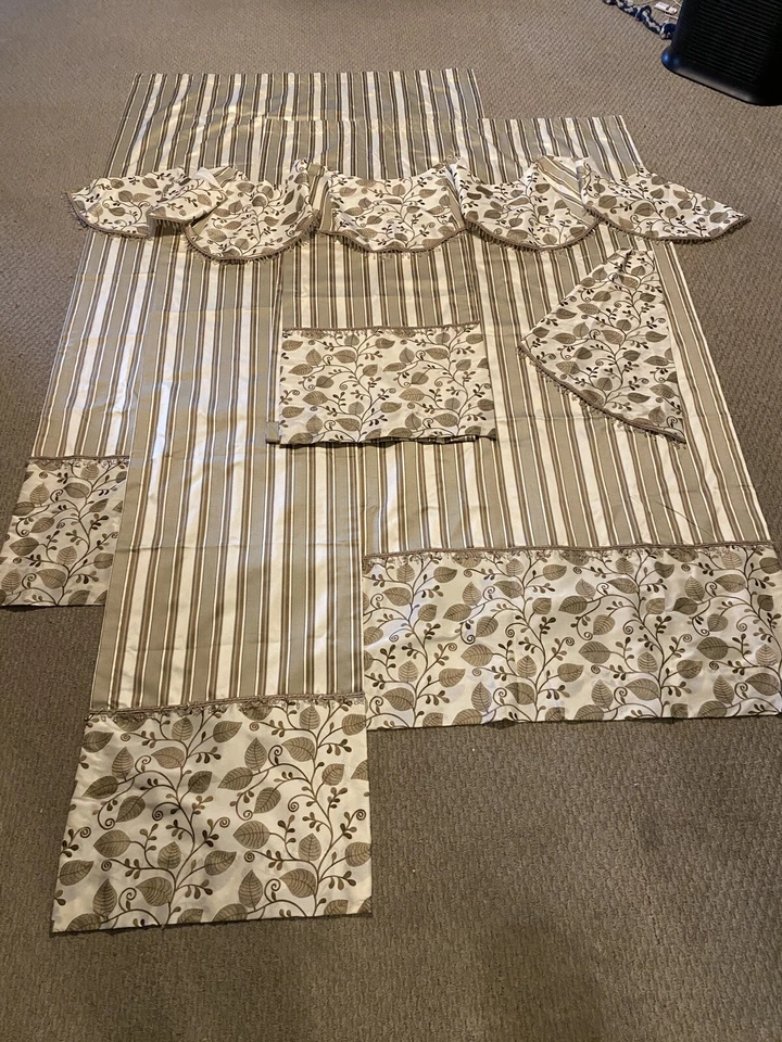 Enorme conjunto cortinas forradas a rayas blancas y doradas cenefa de hiedra porche para sol Foto 1 de 4