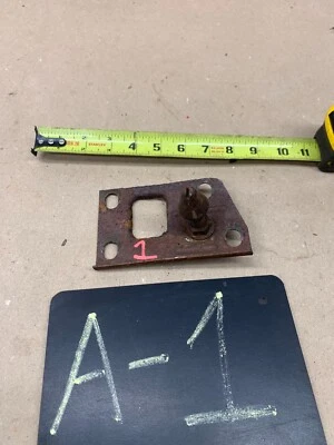 Chevrolet C10 C20 C30 1967 1970 1972 capó pestillo parrilla soporte rueda montaje Foto 1 de 4