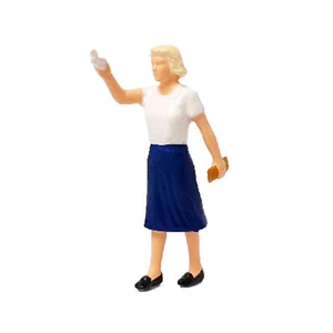 ED 1:64 Painted Figure Model Miniature  Diorama  Handkerchief Lady - Picture 1 of 1