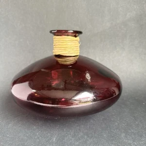 Vintage Amythyst Purple Glass Orb Vase with Wrapped Neck 7x8 Deep Pink/Purple - Picture 1 of 9