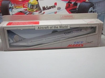 SKY MARKS - BOEING B777-200 - CONTINENTAL - 1/200 SCALE SKR078W - Image 1 of 4