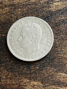 1982 Spain 5 Five Ptas Actual Coin TB2369* - Picture 1 of 2
