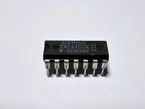 TAE4453A SIEMENS Quad Operational Amplifier with Open Collector Outputs DIP-14 - Picture 1 of 3