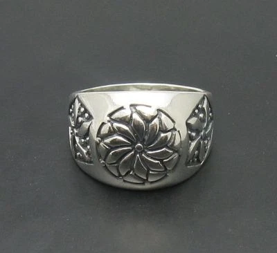 Stylish Genuine Sterling Silver Ring Band Solid 925 Perfect Quality Hallmarked - Image 1 of 4