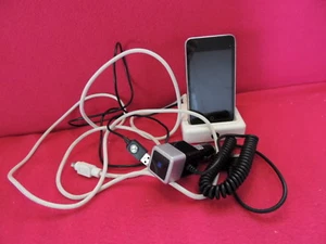 Apple iPod Touch 4th Generation Silver 8GB Dock Bundle Cords - Picture 1 of 8