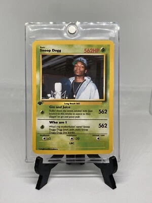 Arte completo de la tarjeta Pokémon Snoop Dogg Foto 1 de 2