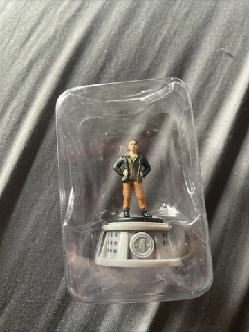 The Hunger Games Mini Figures 2012 Wizkids District 4 Girl Cover