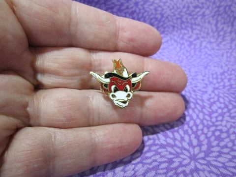 Texas Longhorns University of Texas Mascot Bevo College NCAA Fan Lapel Pin / D Cover