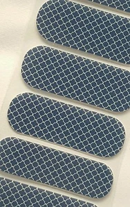 Jamberry NAVY QUATREFOIL, 1/2 hoja - Imagen 1 de 3