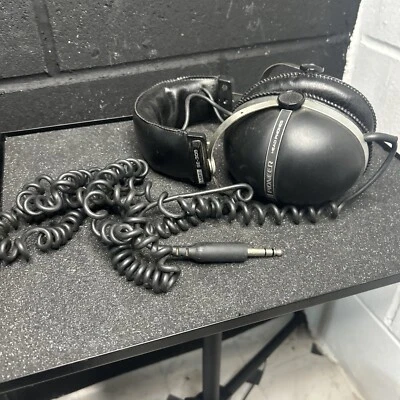 Auriculares estéreo sobre la oreja Pioneer SE-305 para estudio en casa Foto 1 de 4