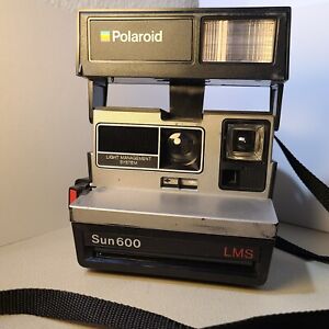 VTG Polaroid Sun 600 LMS Instant Film Flash Land Camera W/ Strap