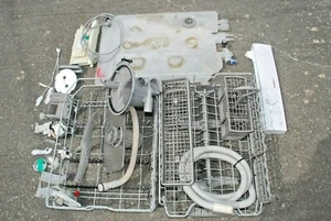 BOSCH SPS40E32GB DISHWASHER PARTS SOLD SEPARATELY:SEE DESCRIPTION SECTION  - Picture 1 of 4