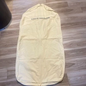 Louis Vuitton Garment Case Bag Suite Clothes Cover White Made of Cloth Used - Picture 1 of 5