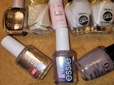 Esmalte de uñas/apenas usado hermoso 😍 Colores 14 botellas tamaño completo 🩵💛💚🤎 Foto 1 de 4