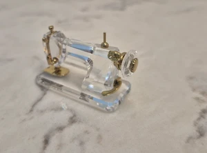 Máquina de coser de cristal Swarovski con detalles dorados estatuilla clásica - sin carrete - Imagen 1 de 15