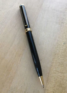 Bolígrafo negro y dorado - Imagen 1 de 4