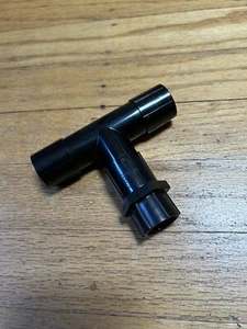 RAINBIRD TEE -- 1/2" FIP X 1/2'' or 5/8" Tube RISER Connector - Picture 1 of 2