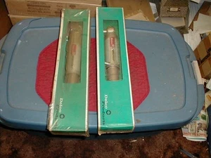 NOS DELCO FRONT SHOCKS 1969-82 CHEVROLET & GMC 4 WHEEL DRIVE TRUCKS SUBURBAN - Foto 1 di 1