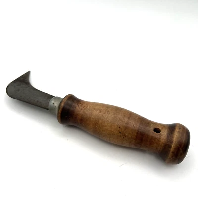 Vintage B & T Metal Co Curved Blade Utility Knife Cutter Hand Tool Wood Handle - Image 1 of 4