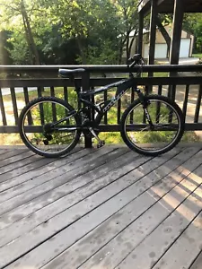 HYPER HAVOC FS black 26/17" Mountain Bike LOCAL PICKUP ONLY - Picture 1 of 10