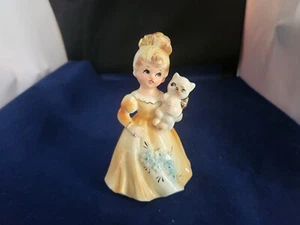 Vtg Lefton Girl In Yellow Dress Blue Flowers W/ Kitten Cat Figurine #6986 - Picture 1 of 12