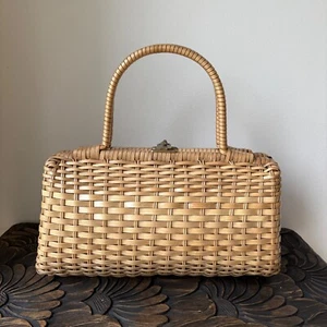 Lovely 1950s 1960s wicker basket hand bag | vintage wicker handbag, straw bag - Picture 1 of 10