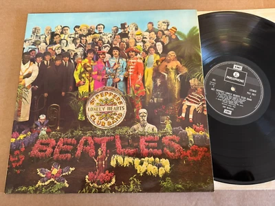 PCS 7027 The Beatles Sgt Pepper original UK Parlophone 2 box EMI LP - Image 1 of 4