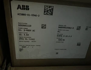 1 pieza ABB ACS880-01-05A6-3 convertidor de frecuencia 3PH 2.2KW nuevo - Imagen 1 de 3